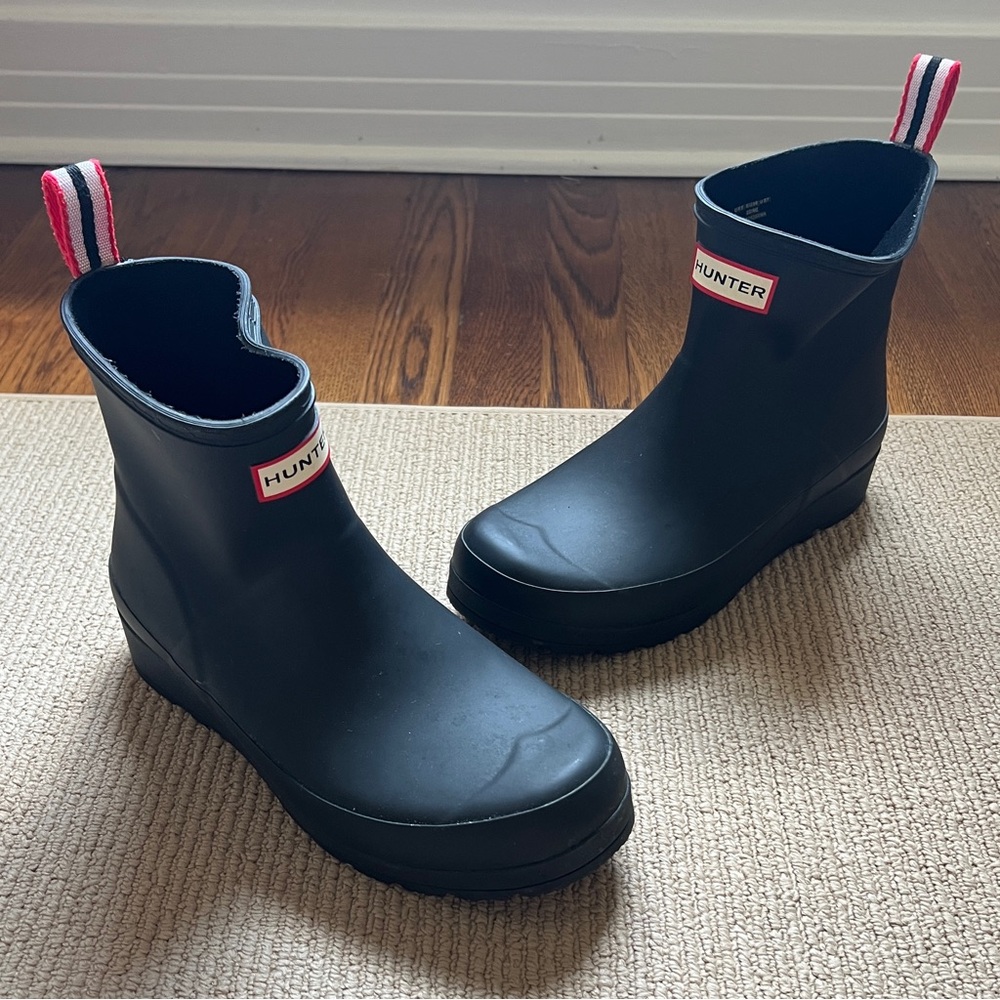 Hunter Short Black Rain Boots. Size 7 US, 38 EU